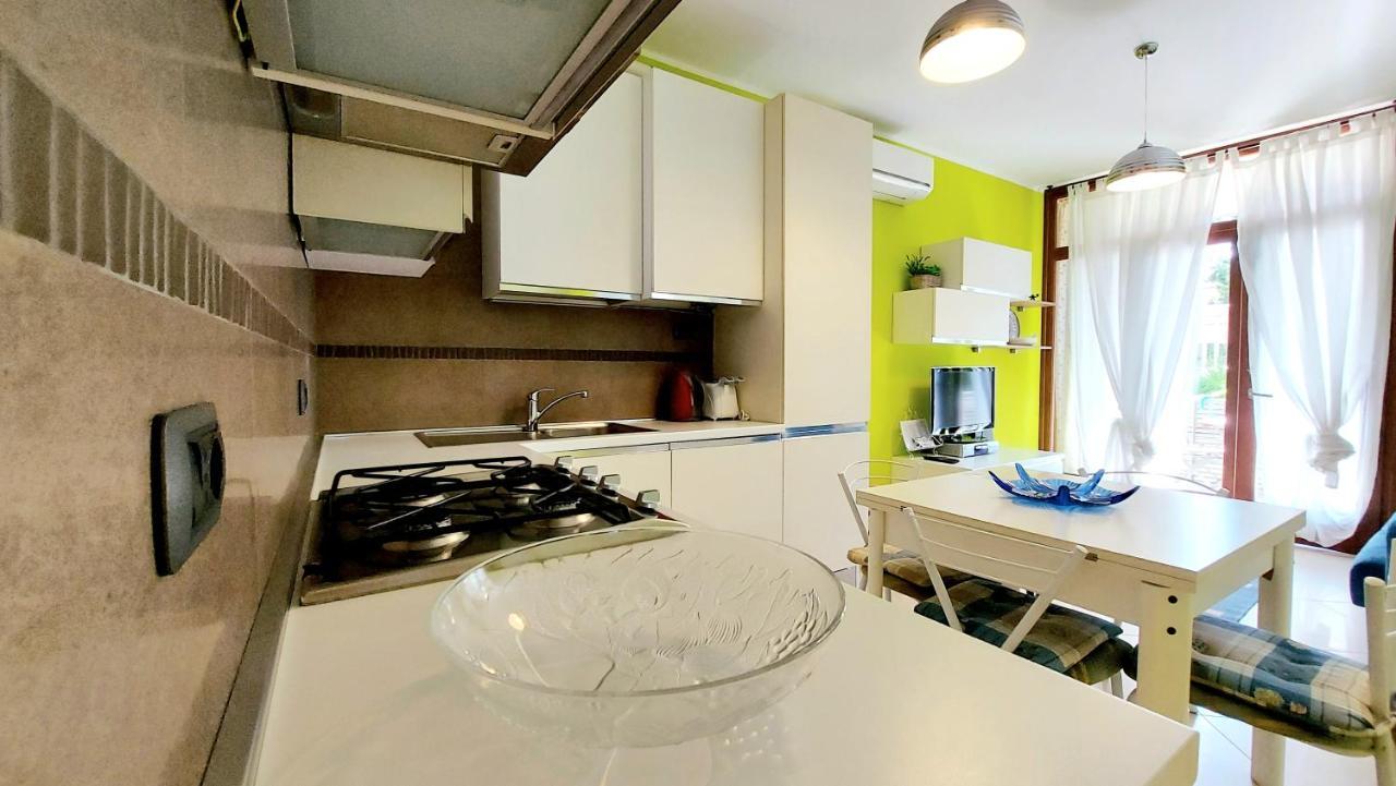 Colors Pool Apartment Bardolino Eksteriør billede